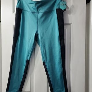 Lularoe Fearless Crop Fitness Leggings